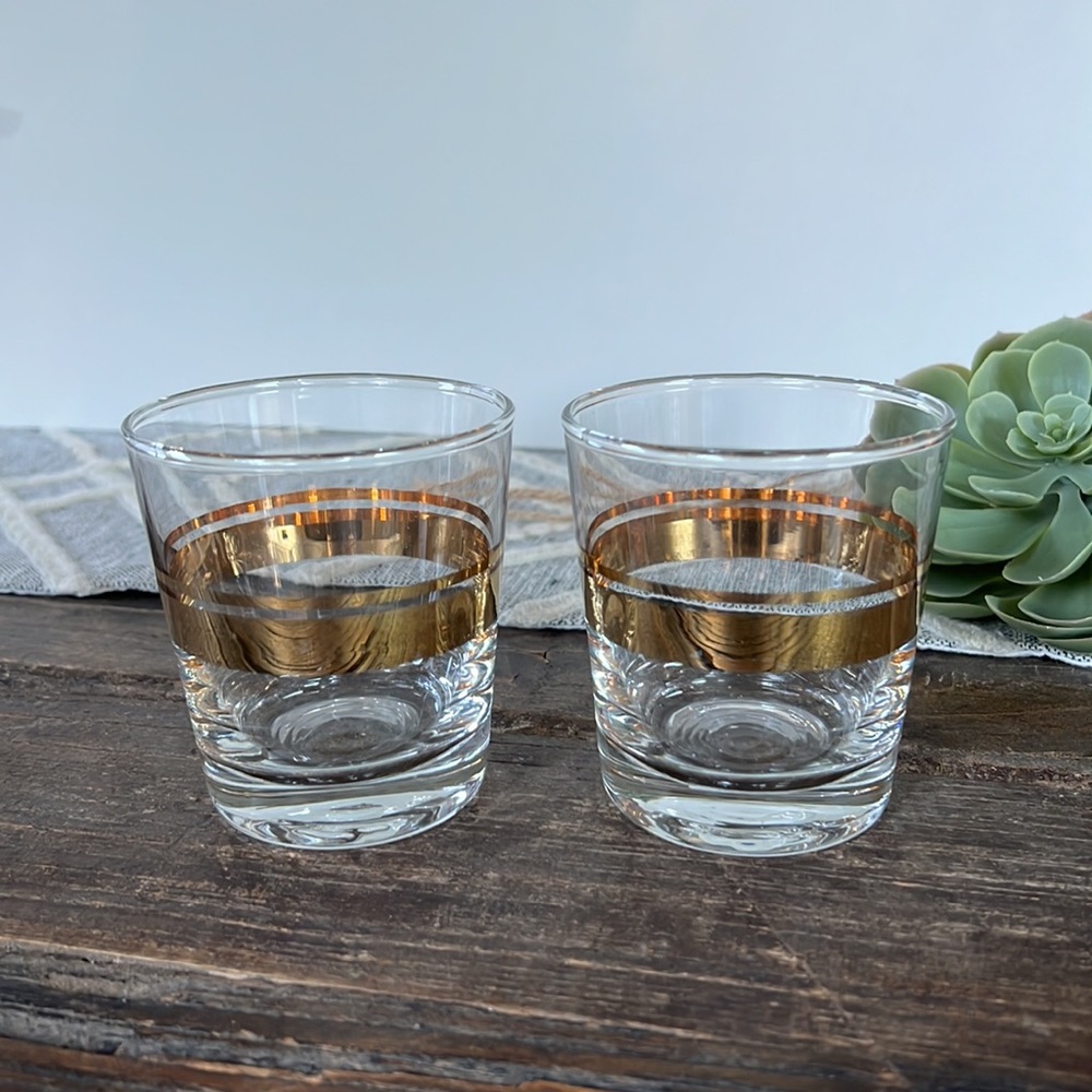 VINTAGE whiskey glasses (2) 🥃